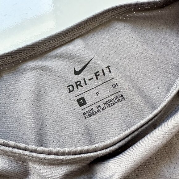 Nike | Dri-FIT Team Pro Long Sleeve Allover Mesh in Grey Small - Picture 4 of 5